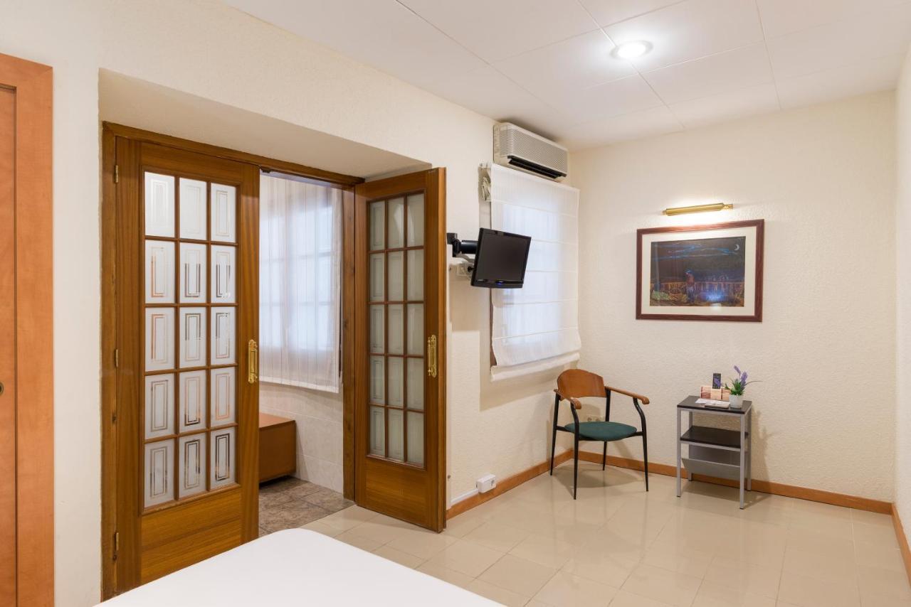 Hotel Capri ตอสซาเดมาร์ ภายนอก รูปภาพ