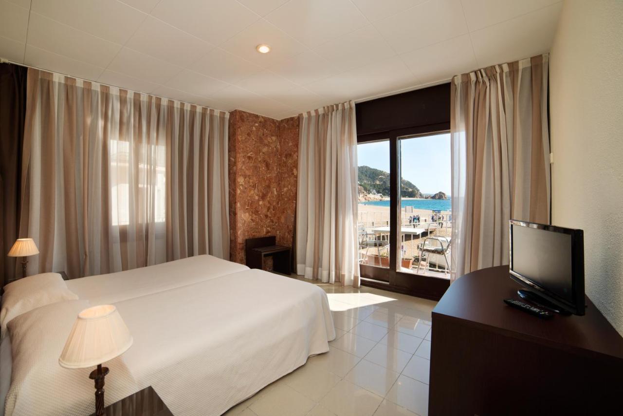 Hotel Capri ตอสซาเดมาร์ ภายนอก รูปภาพ