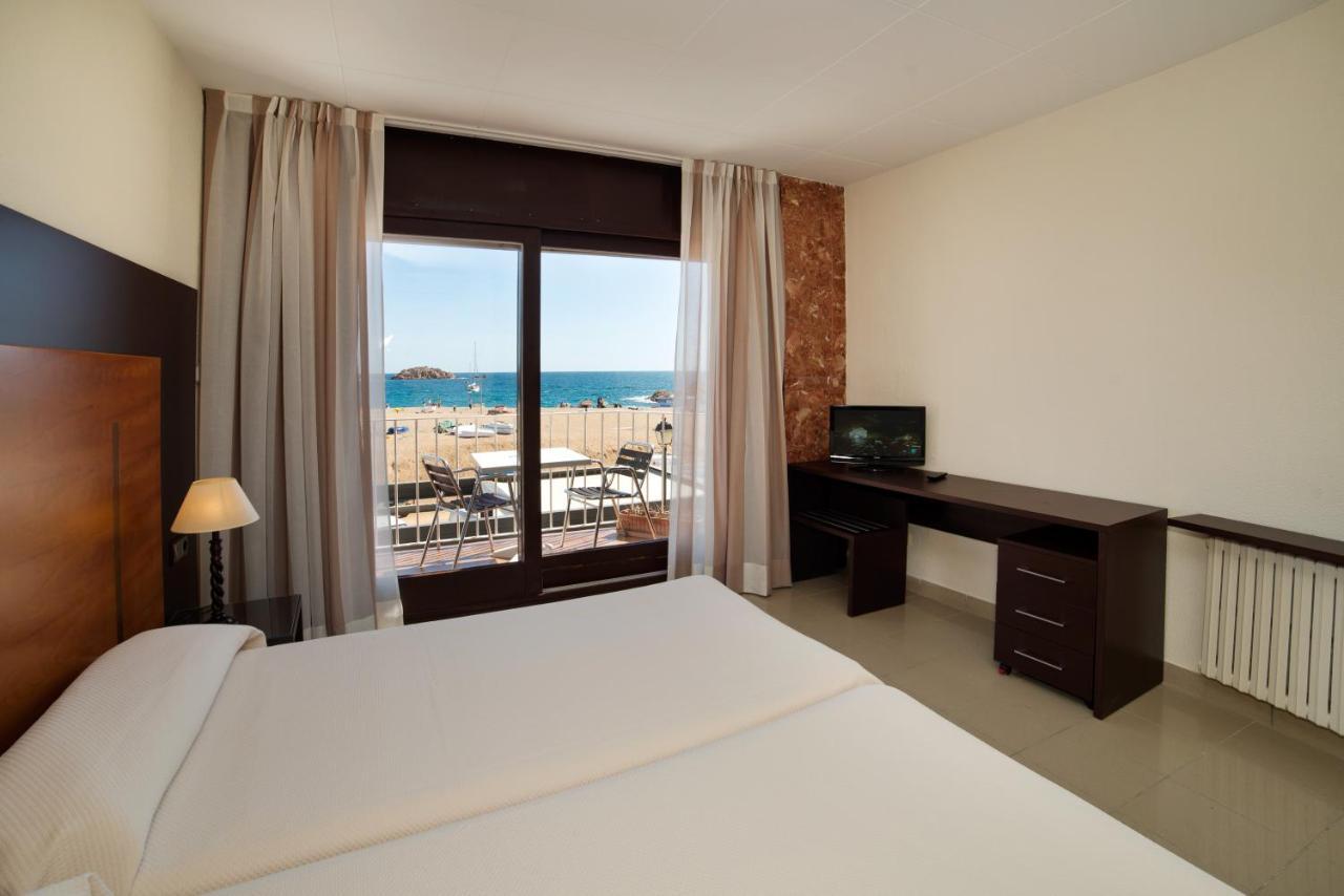 Hotel Capri ตอสซาเดมาร์ ภายนอก รูปภาพ