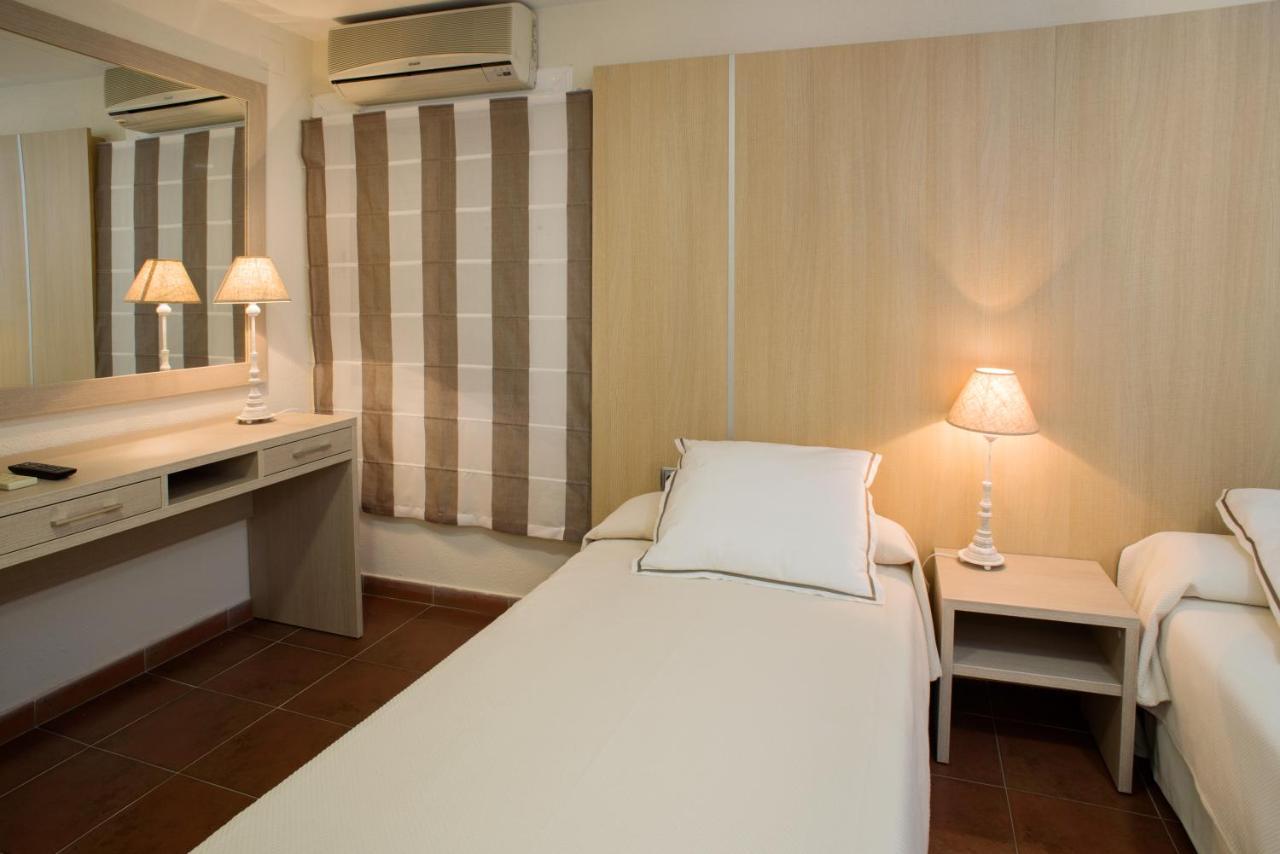 Hotel Capri ตอสซาเดมาร์ ภายนอก รูปภาพ