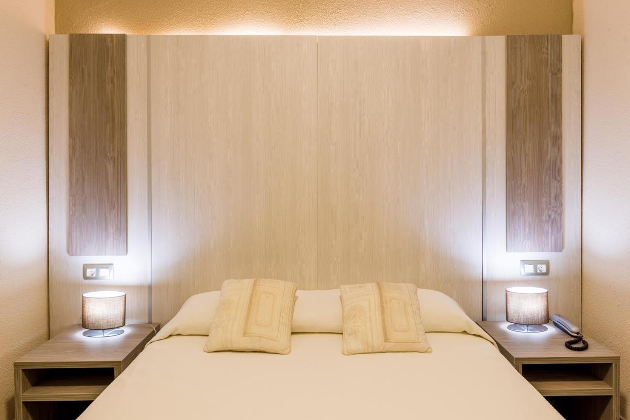 Hotel Capri ตอสซาเดมาร์ ภายนอก รูปภาพ