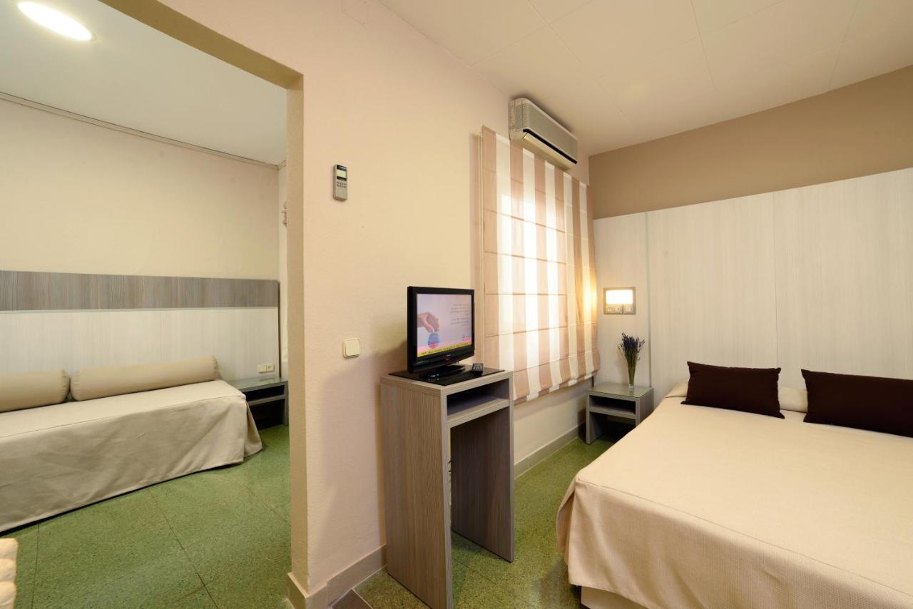 Hotel Capri ตอสซาเดมาร์ ภายนอก รูปภาพ