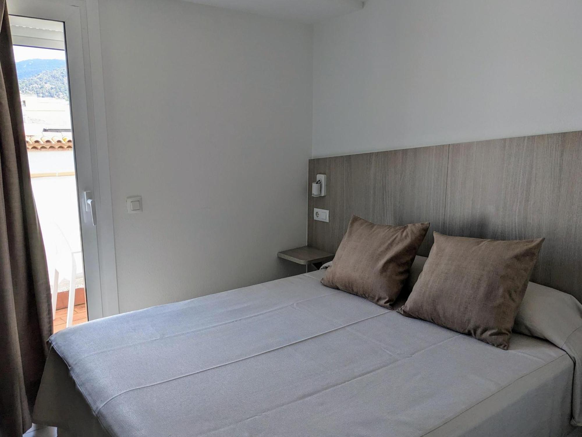 Hotel Capri ตอสซาเดมาร์ ภายนอก รูปภาพ