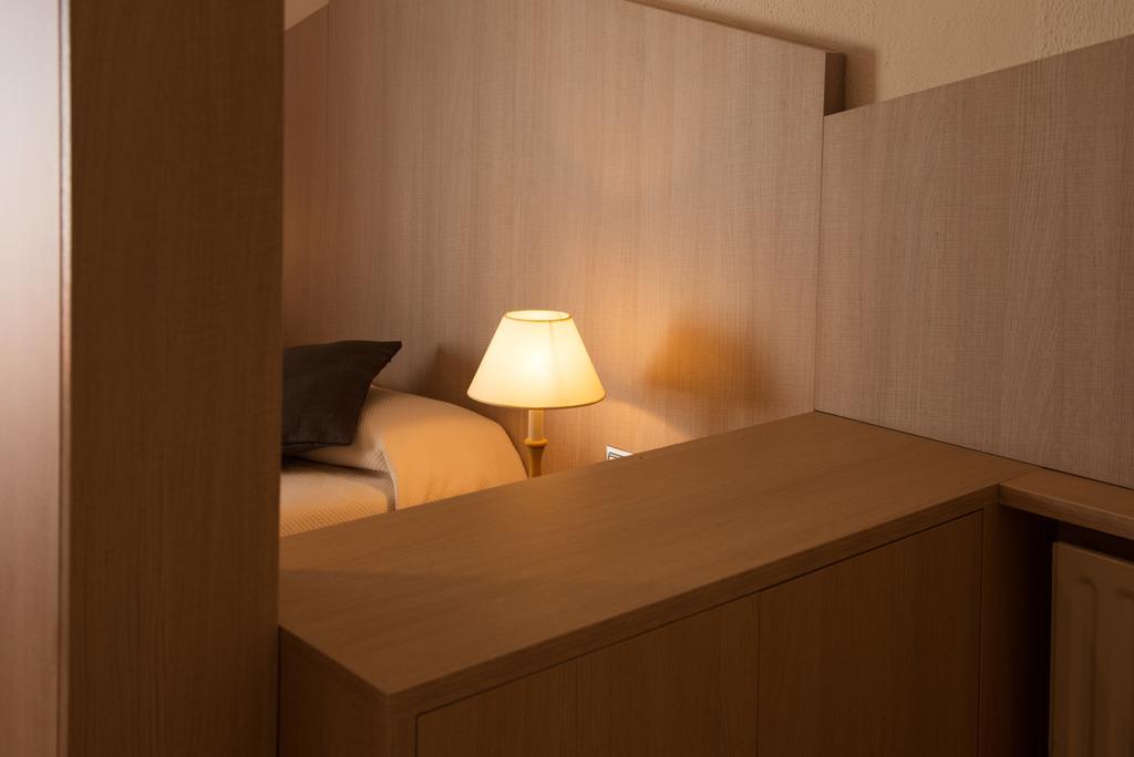Hotel Capri ตอสซาเดมาร์ ภายนอก รูปภาพ