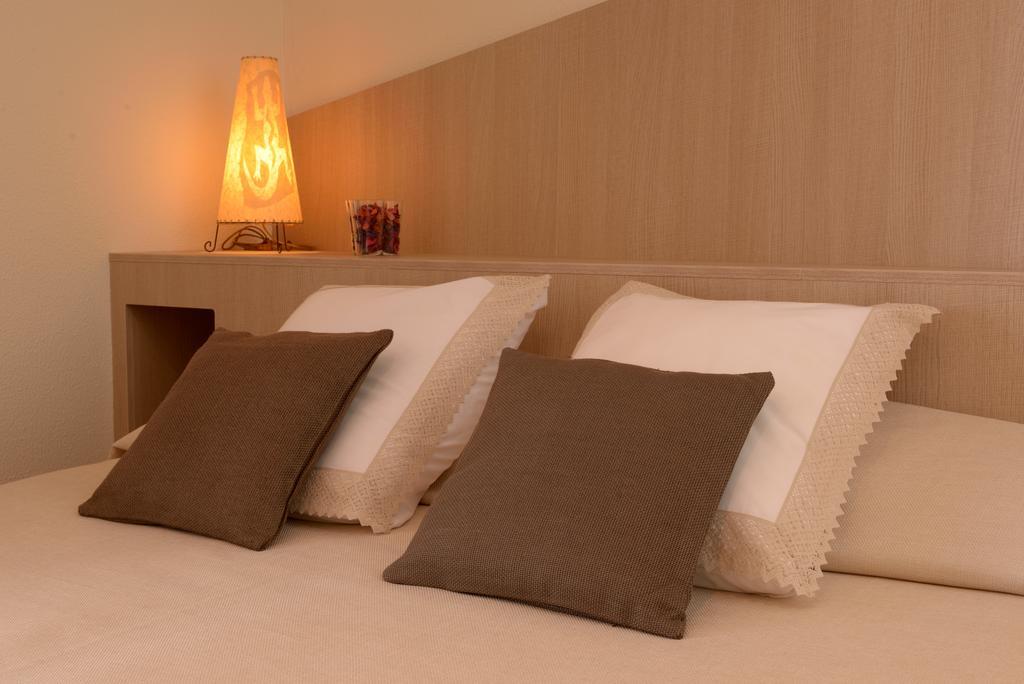 Hotel Capri ตอสซาเดมาร์ ภายนอก รูปภาพ