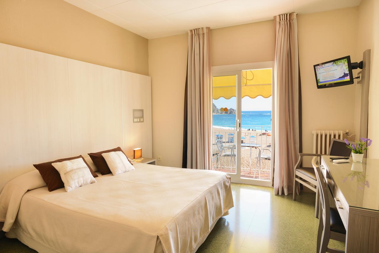 Hotel Capri ตอสซาเดมาร์ ภายนอก รูปภาพ