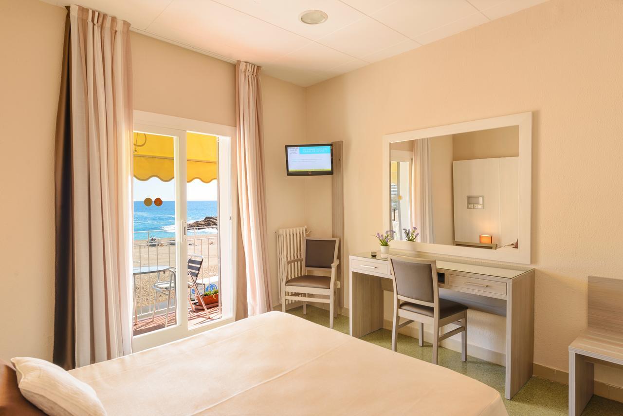 Hotel Capri ตอสซาเดมาร์ ภายนอก รูปภาพ